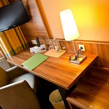 Rheinland Отель Бонн