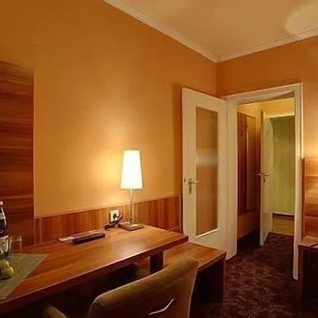 Отель Rheinland 3*