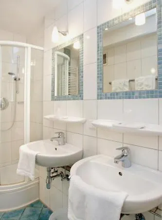 Rheinland Hotel 3*